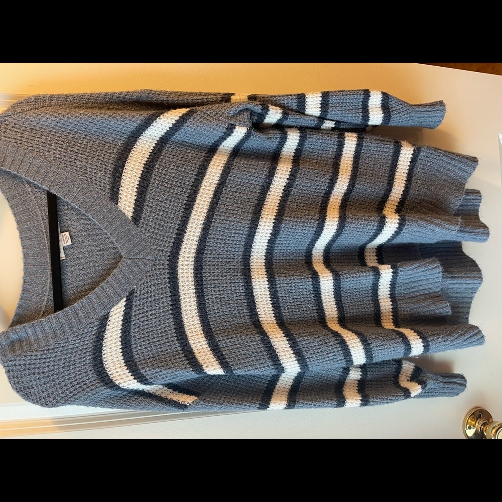 American eagle sweater